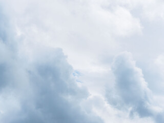 春の雲の多い空14