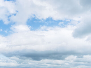 春の雲の多い空17