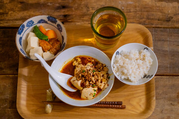 麻婆豆腐と高野豆腐の家庭料理