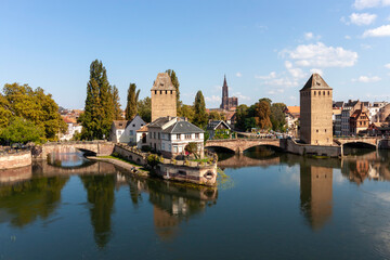 Obraz premium Ponts Couverts in Strasbourg, showcasing its historic bridges and towers
