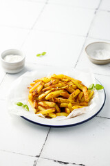 Baked kohlrabi with sauce