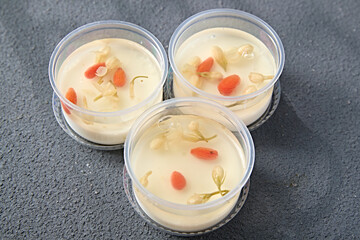 Sophora japonica and wolfberry nourishing grassland flavor pure yogurt