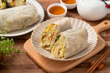 Delicious popiah, lumpia, Taiwanese spring roll food.