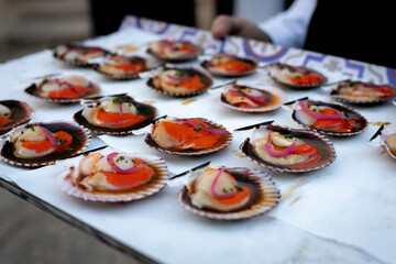 alimento, comida, fresco, aperitivo, cena, epicúreo, salubre, peces, delicioso, apetitoso, cocina, almejas, conchas, de mar, exquisito, servicio, festejo, bandeja, bandejeo