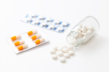 白背景に薬