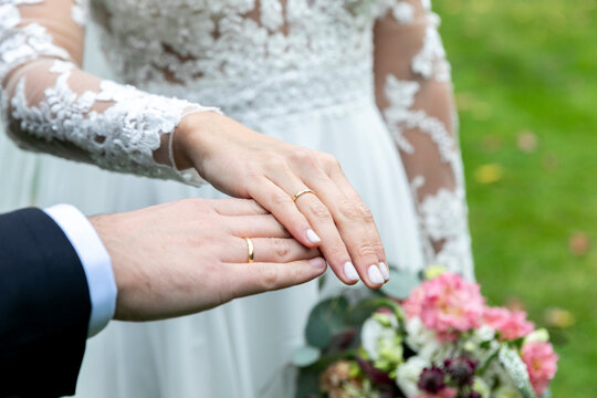 boda, novia, ramo, novio, mano, anillas, amor, par, casado, ceremonia, mujer, nupcial, celebraciones, romance, esposos, compromiso, dorada