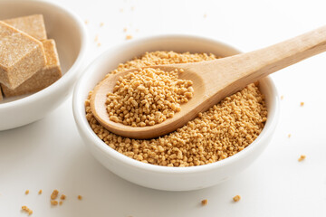 コンソメ　顆粒コンソメ　白背景