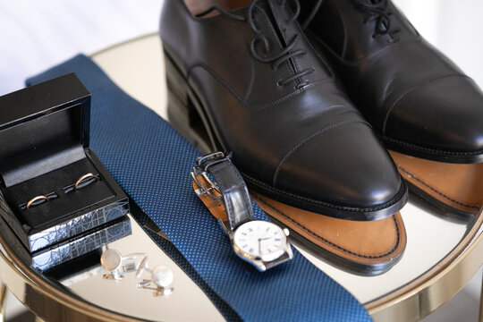 calzado, bodeg&oacute;n, moda, cuero, negro, los pies, par, agiotaje, distinguida, elegancia, hombre, caf&eacute;, viejo, indumentaria, brillante, estilo, boda, empresario, pata