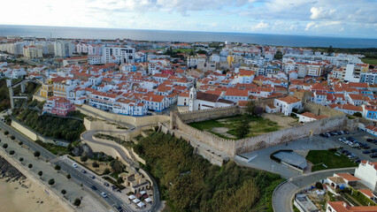 sines vista aérea, telhados e praia