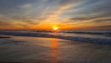 Coucher de soleil sur l'océan Atlantique (Presqu'île du Cap Ferret) © Arnaud