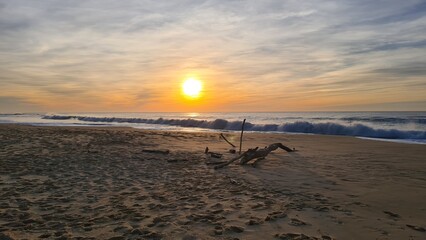 Coucher de soleil sur une plage de l'océan Atlantique (Presqu'île du Cap Ferret)