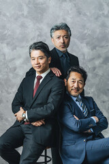 かっこいいミドルエイジ男性ビジネスパーソンのグループ