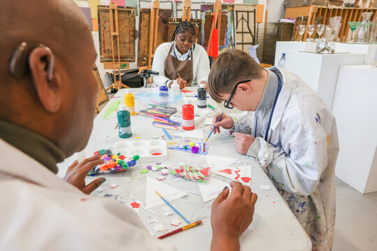 Disabled�people in creative workshop