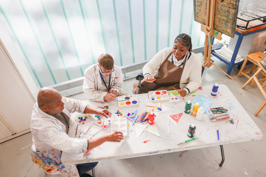 Disabled�people in creative workshop