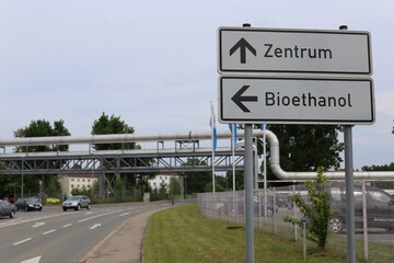 Road sign with the words "Center" and "Ethanol" in German