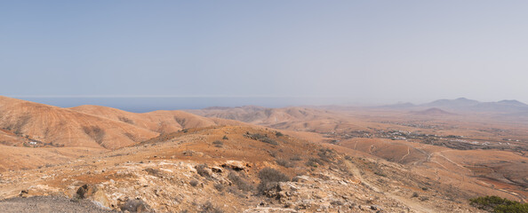 Vast sandy landscapes stretch across Fuerteventura's stunning terrain