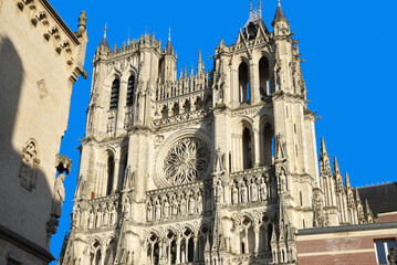 Naklejka premium Façade de la cathédrale à Amiens. France