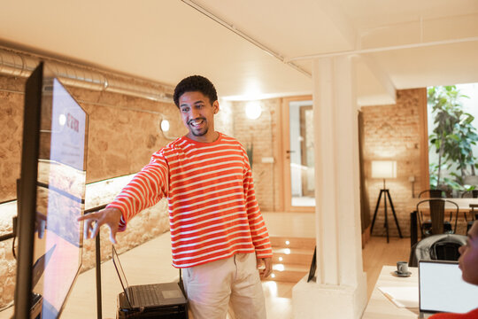 Engaging Presentation in Modern Space