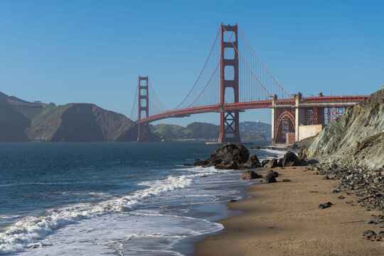 Golden Gate Bridge, San Francisco, California, USA. 