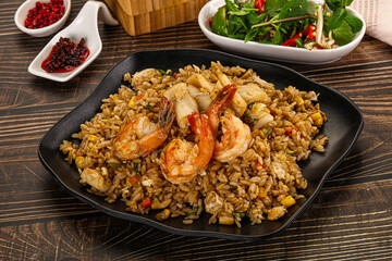 Vietnamese fried rice with prawn and squid Kom Ran