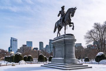 Naklejka premium Equestrian statue of George Washington at Boston Public Garden