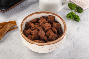 Dry sweet chocolate ceral flakes