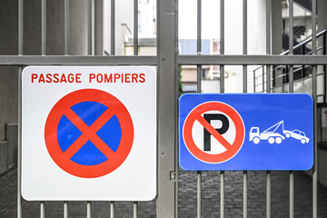 Parking interdit passage pompier secours