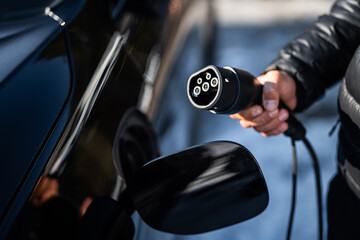 charging an electric car in winter - what type of plug to use for charging - instructions and safety for charging an electric car