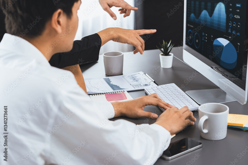 Leinwandbilder Data analysts team working analyzing business intelligence BI dashboard display on laptop to analyze financial, trend, and marketing data. BI technology and data analysis for business success. Prudent