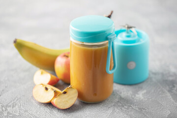 Portable Blender, Juicer Cup for Smoothies and Shakes. Apple banana smoothie