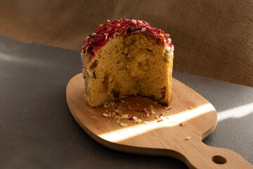 Easter cake texture with raisins in the cut on sun