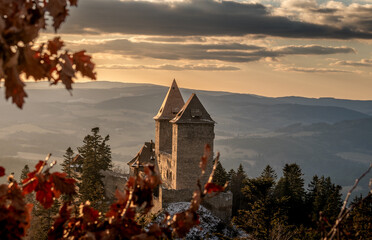 Magical sunset at Ka&scaron;perk Castle