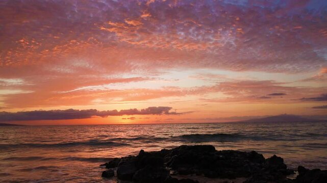 Sunset on Mokapu Beach With Kahoolawe and Molokini In The Distance, Wailia, Maui, Hawaii, USA