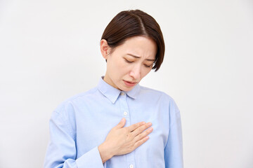 息切れする女性　白背景