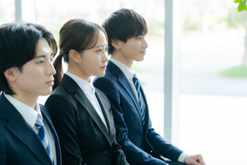 就職活動する学生【撮影協力:スカパー東京メディアセンター】	