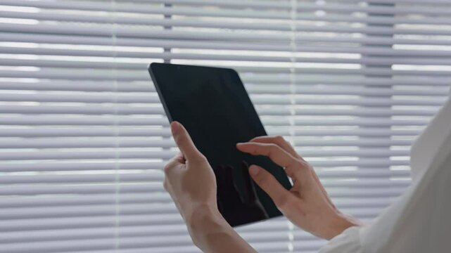 Personal money manager, daily money manager (DMM) credit management such as paying bills, managing records, medical bills, risk management, retirement plan, financial budget debt investment home loan