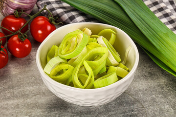 Fresh ripe green leek slices