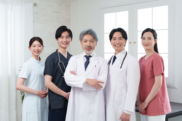 病院で働く医者たち