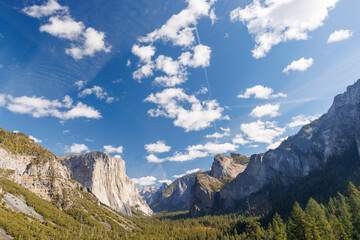 Fototapeta premium The breathtaking Tunnel View in Yosemite National Park