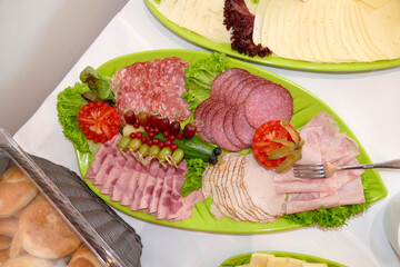 Wurst auf einem Tellere auf einem Buffet, Deutschland