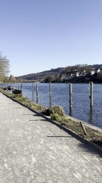 Fr&uuml;hlingstag am Rhein, Hochrhein, Schaffhausen, Weidling, Fr&uuml;hling