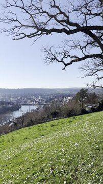 Schaffhausen vom Aussichtspunkt, Fr&uuml;hlingstag, Rhein