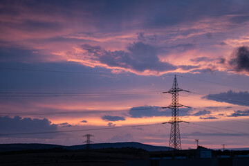 atardecer torre eléctrica