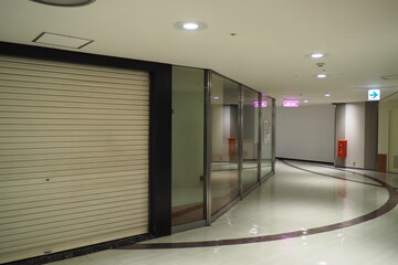 地下のシャッター街