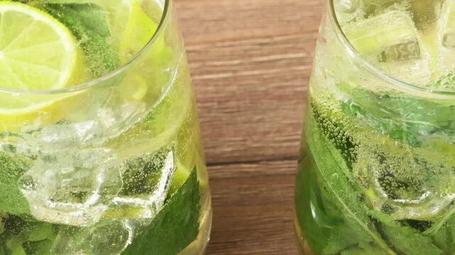 verres de cocktail mojito