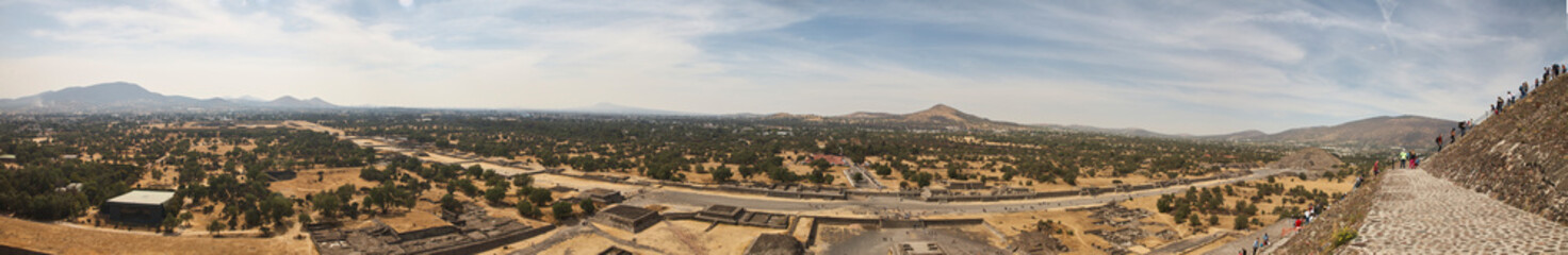 Mexiko &ndash; Blick auf die Pyramide des Mondes in Teotihuac&aacute;n