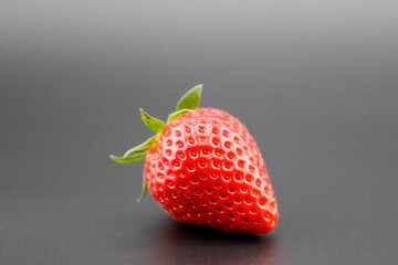 いちご　黒バック