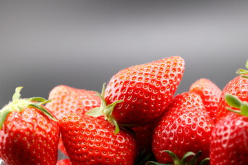 いちご　黒バック