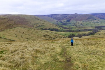 Obraz premium Hiking in the Derbyshire mountains, to Rush Up Edge,