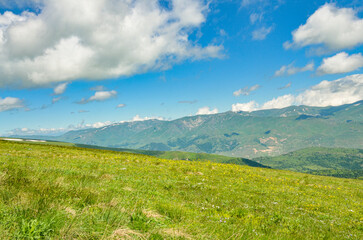Fototapeta premium Pambak Mountain Range scenic view from Teghenis mountain (Tsaghkadzor, Armenia) 